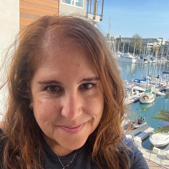 Meet your Posher, Jennifer - Picture 2 of 3